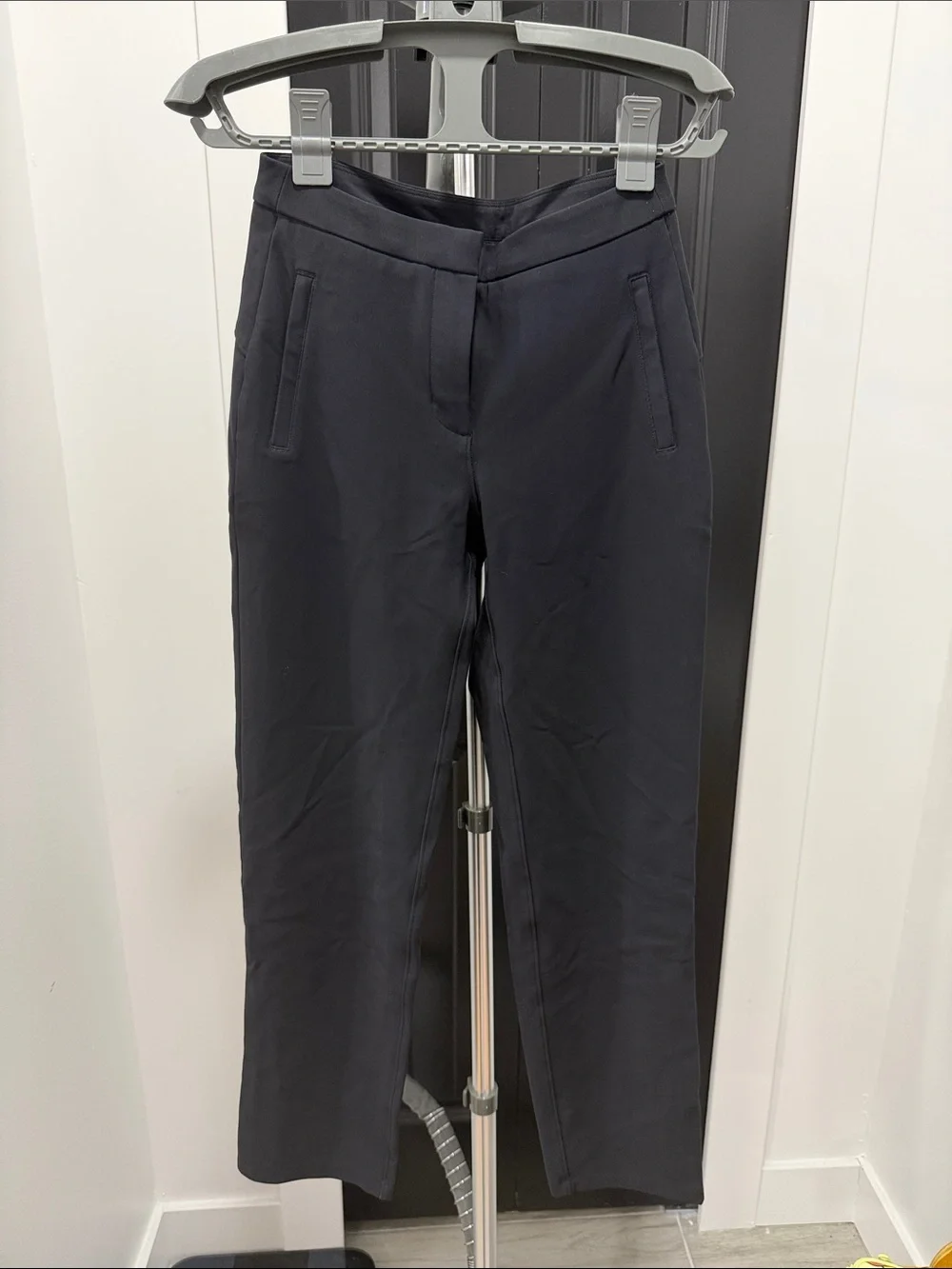 Women’s Lululemon size 0 Stretchy Athliesure Dress Pants